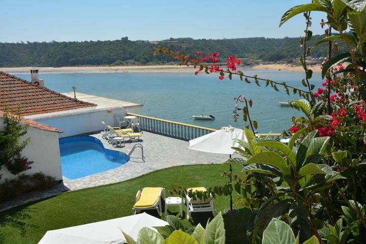 Location de vacances pour 5 personnes, avec vue ainsi que jardin et piscine à Vila Nova de Milfontes - 2