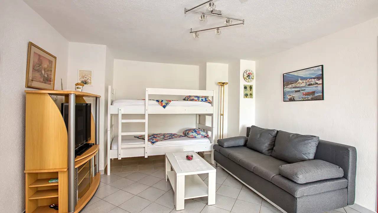 Cijeli apartman za odmor, Ferienwohnung für 8 Personen (65 m²) in Stupin Čeline in Rogoznica, Šibensko-kninska županija