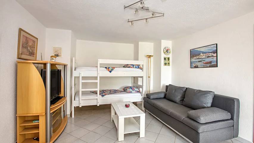 Gîte pour 8 personnes, avec terrasse à Rogoznica - 2