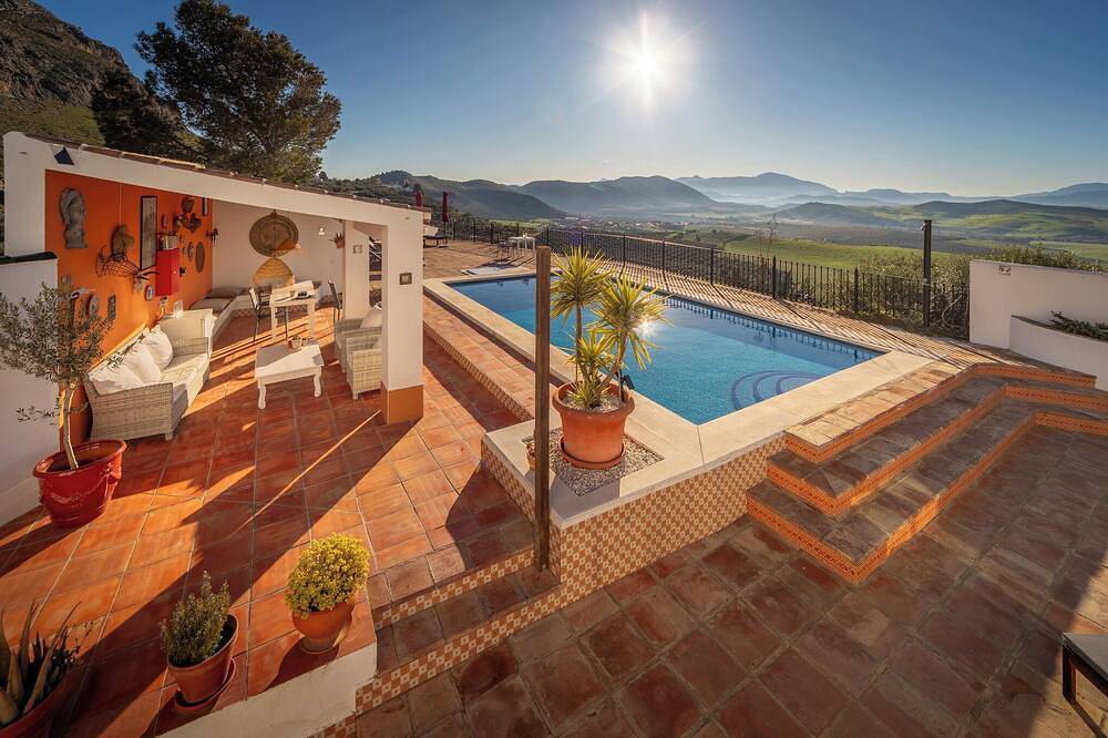 Boutique B&B Casa La Calera 15+/ Caminito del Rey-15 min/Ronda-25 min/Town-5 min in Teba, Málaga Province