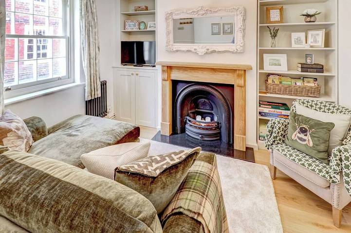 2 bedroom accommodation in Winchester in Winchester, South Downs