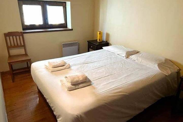 House 3 rooms Fireplace, Garden, Views, BBQ & Pet-Friendly in Bellver de Cerdanya, Catalan Pyrenees