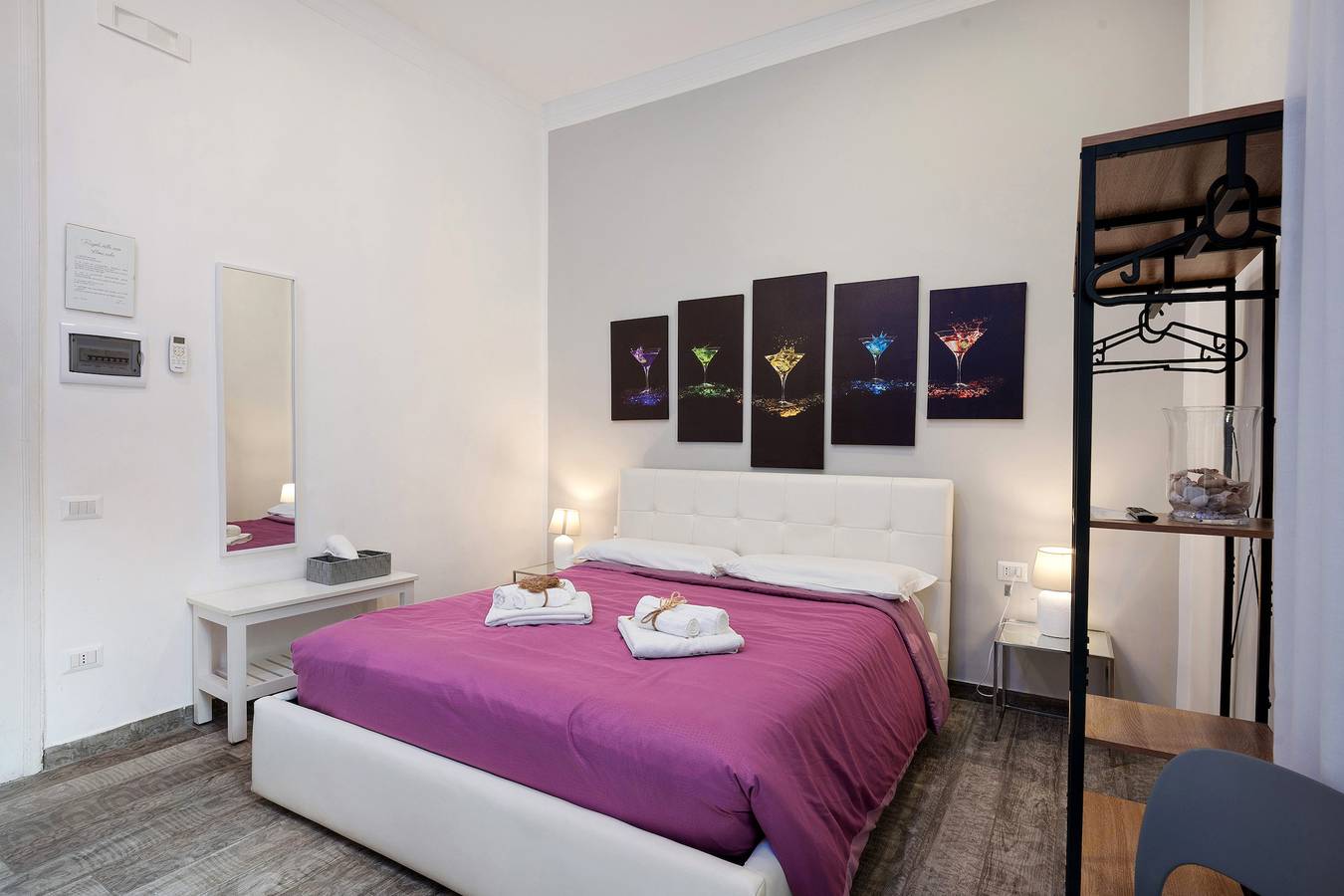 Room 'Al Corso Suite' with Balcony, Wi-Fi and Air Conditioning in Salerno, Tyrrhenian Coast Campania