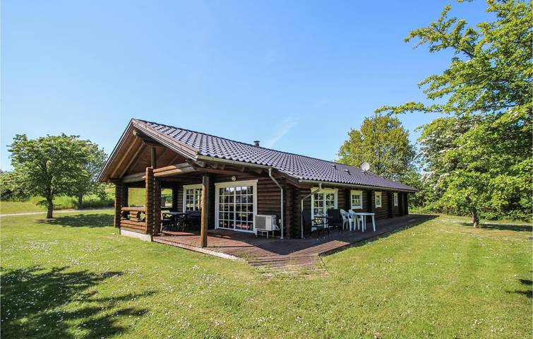 Ferienhaus für 8 Personen, mit Terrasse und Whirlpool sowie Garten und Sauna auf Samsø
