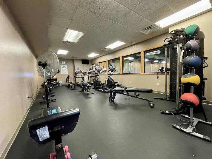 Beach rental for 8 people, with yard and sauna as well as pool, with pets in Wisconsin