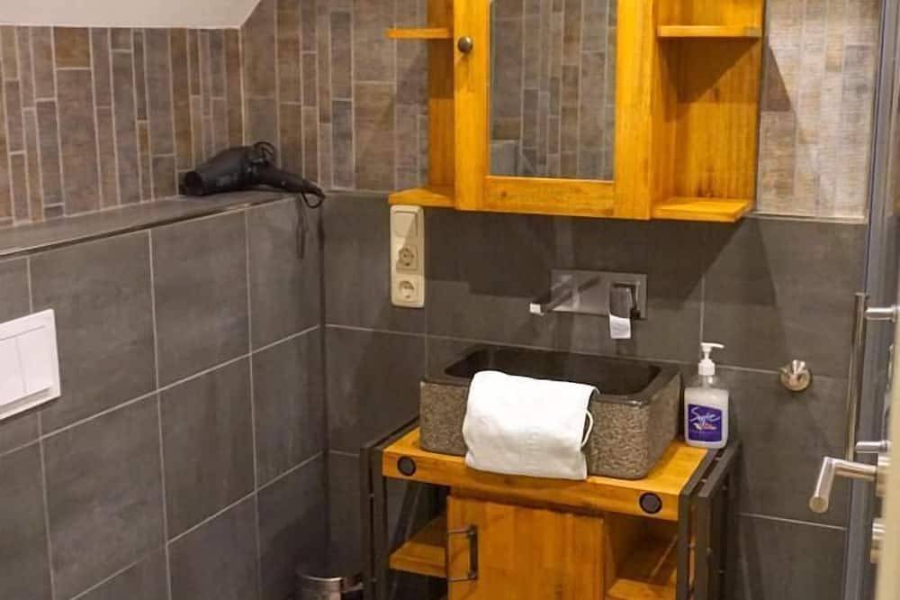 Ganze Wohnung, Tolle Ferienwohnung Burghaus 3 für bis zu 2 Personen in Grimersum, Krummhörn