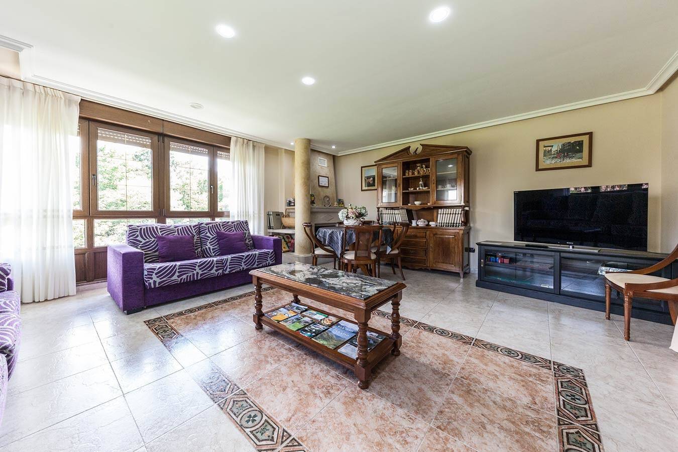 Maison de vacances 'El Pongallin' avec vue sur le lac, terrasse privée et Wi-Fi in Sevares, Piloña