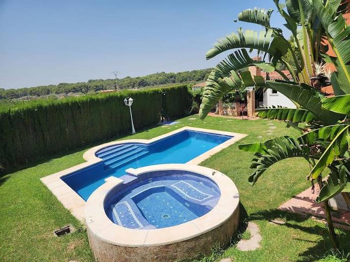 Casa rural para 6 personas, con piscina además de jardín y vistas en Náquera