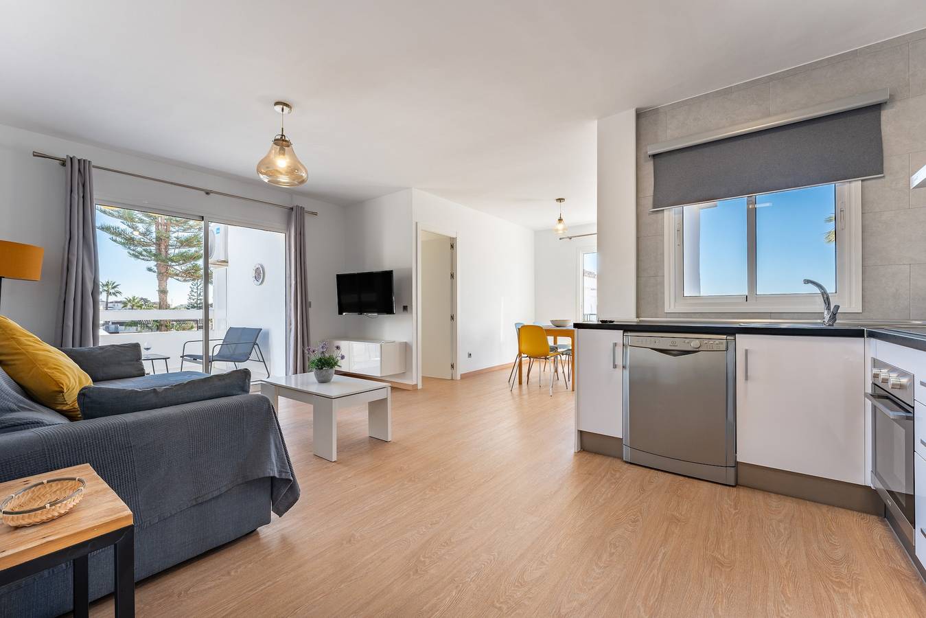 Entire apartment, Apartment 'Mijas Sun and Beach' with Sea View & Wi-Fi in La Cala de Mijas, Mijas