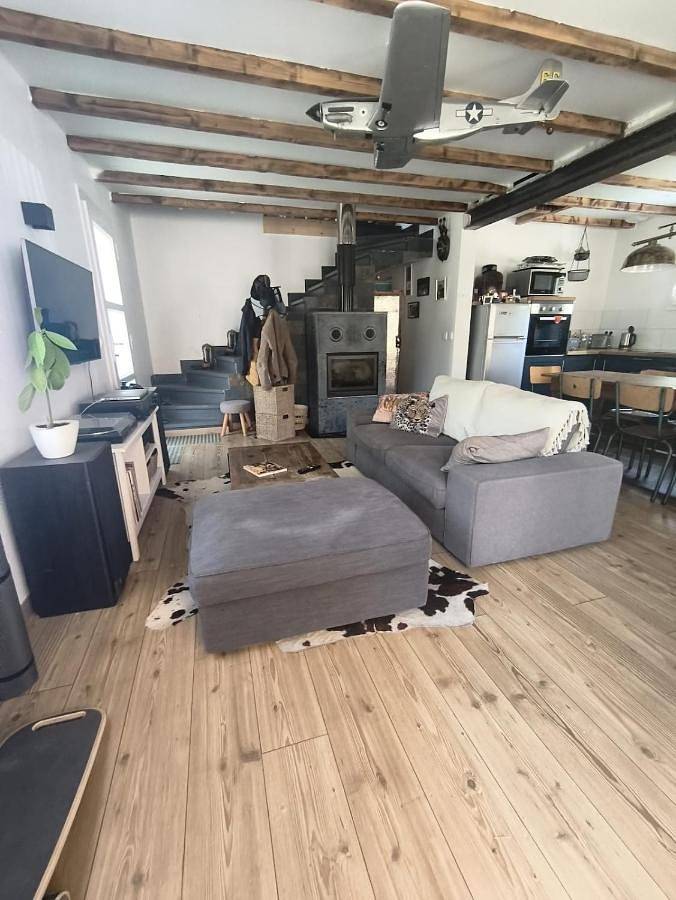 Location de vacances pour 6 personnes, avec piscine et terrasse à Chanaz - 2