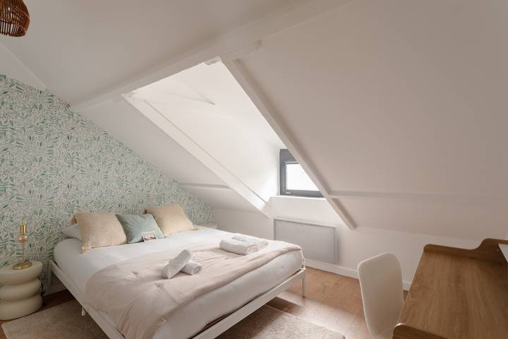 Entire apartment, Maison Nova - charmant appt avec parking privé in Rennes, Rennes region