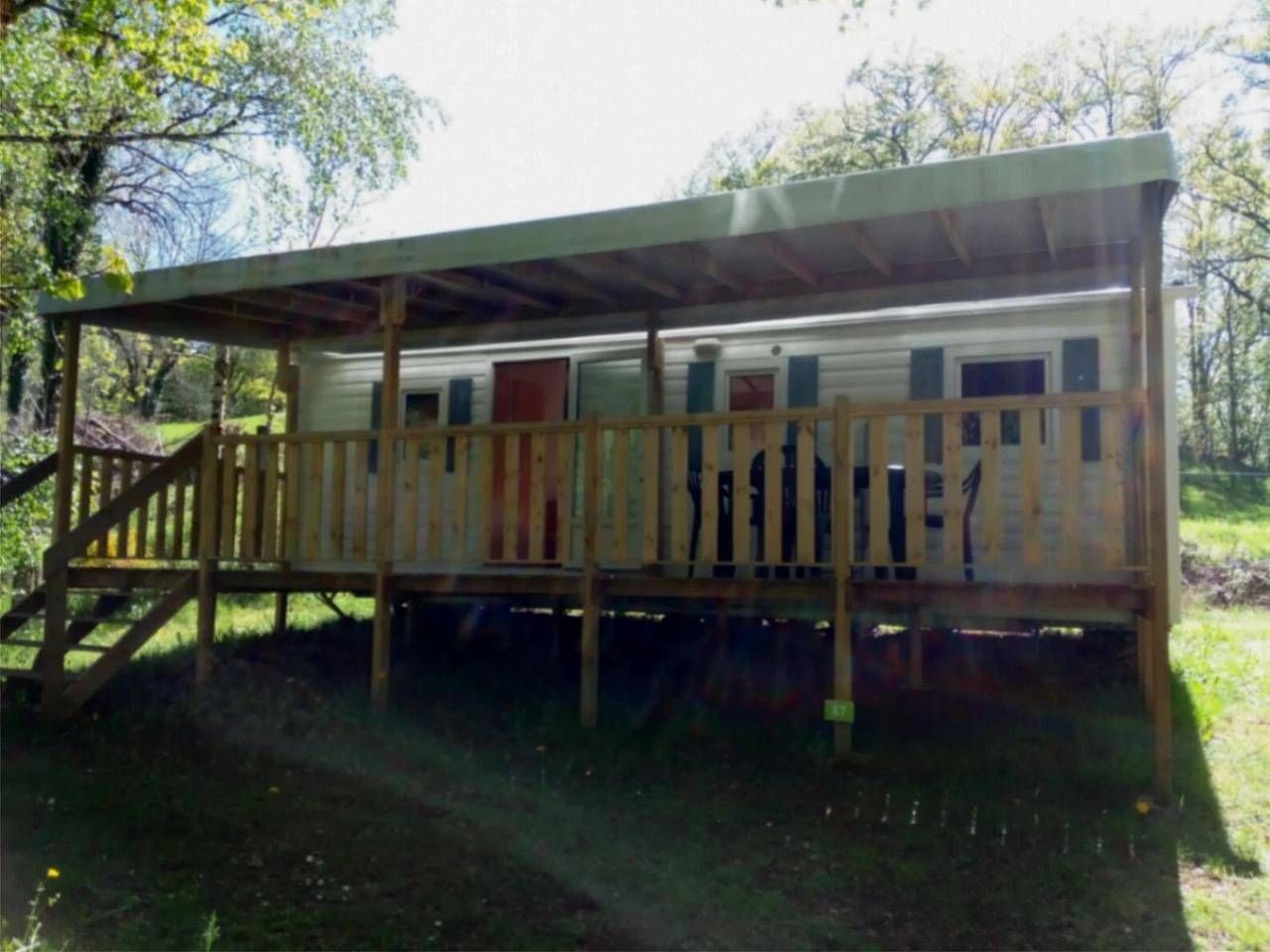 Zecamping 4* familial piscine couverte pet friendly mobil-home 22m2 in Vic-sur-Cère, Région d'Aurillac