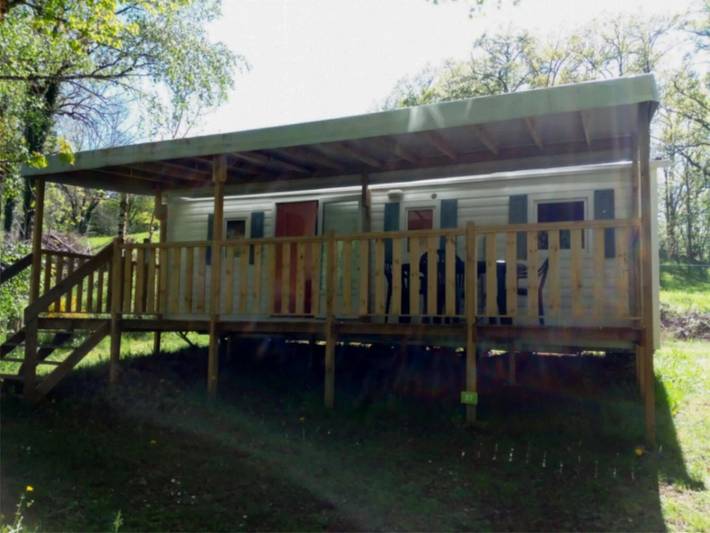 Mobil home pour 4 personnes, avec bassin pour enfant à Vic-sur-Cère - 2