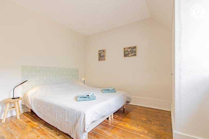 Location de vacances pour 7 personnes, avec jardin à Saint-Gengoux-le-National - 4