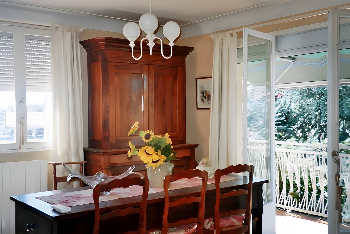 Gîte La Villa Vigneronne : maison de vacances avec piscine privée, Wi-Fi et climatisation in Castelginest, Toulouse et ses environs