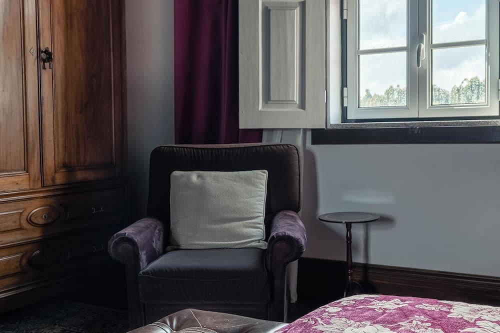 Solar da Motta\n4 bedroom villa in Douro - Wifi, pool, Bbq, free parking in Baião, Douro-Tal