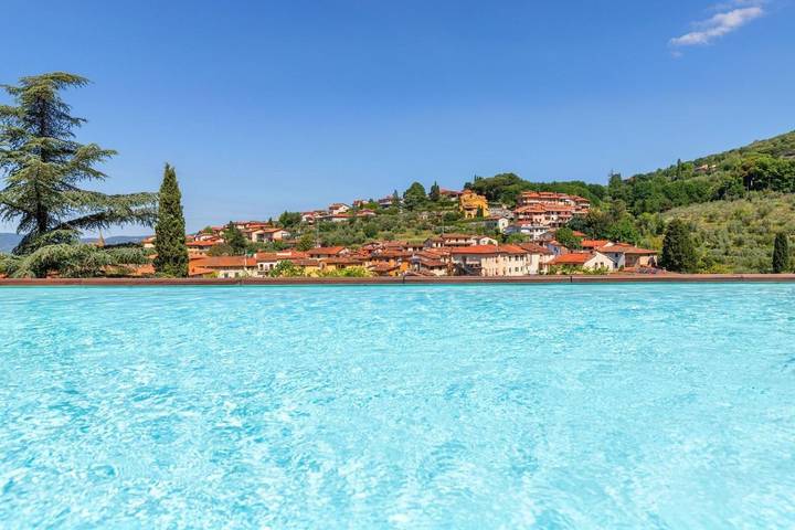 Casa de huéspuedes para 3 personas, con vistas además de jardín y piscina - 1