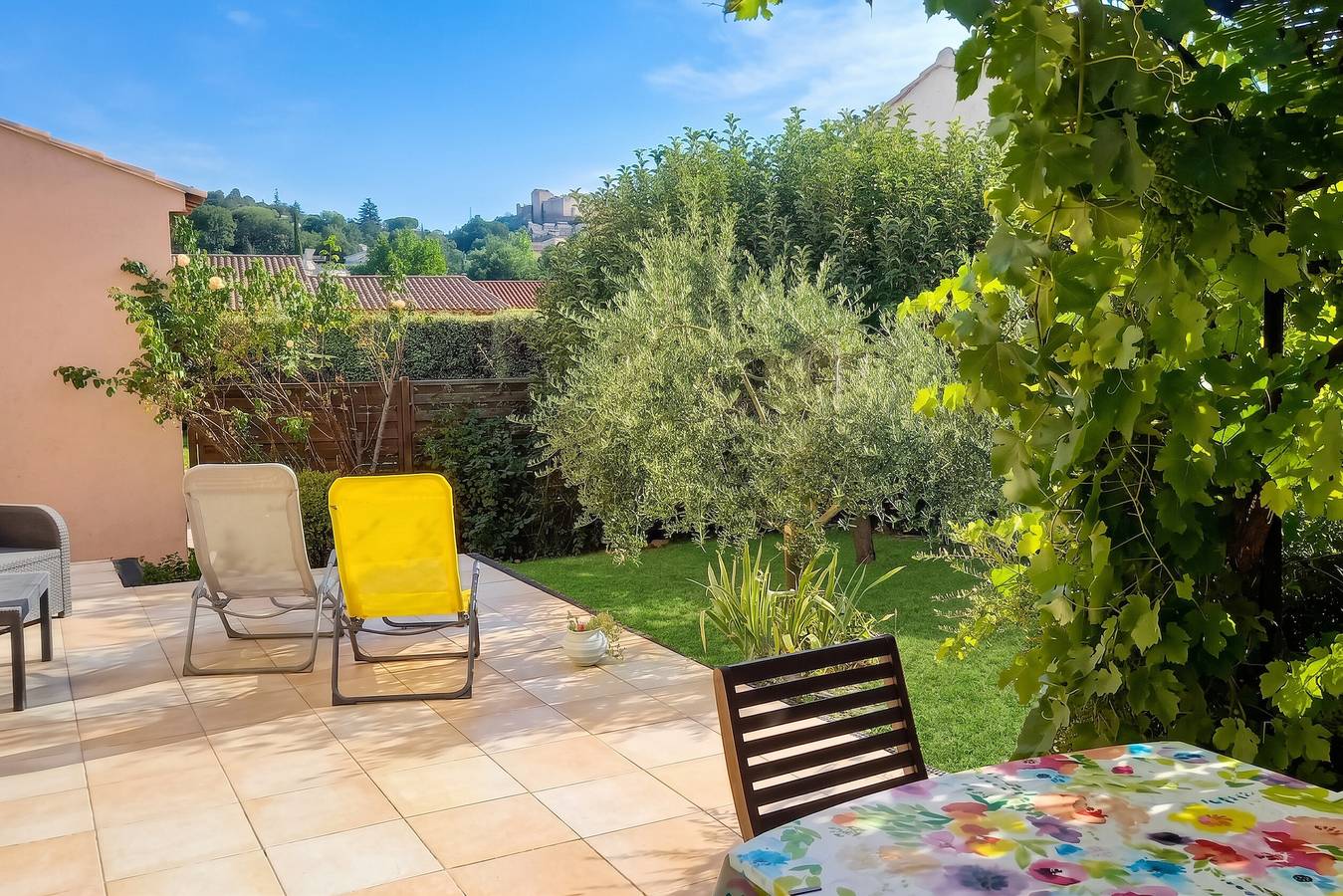 Maison conviviale en pleine nature à Gréoux-les-Bains, 3 chambres in Gréoux-les-Bains, Alpes-de-Haute-Provence