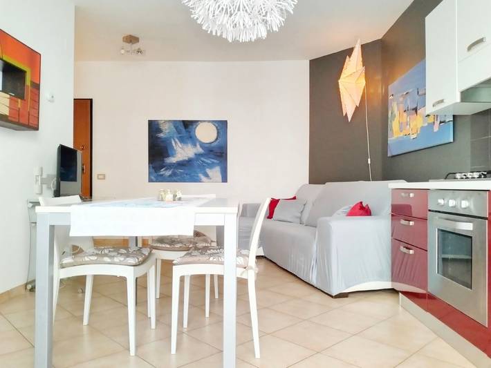 Apartamento entero, Acogedor Apartamento con Balcón y Garaje - ¡Admite Mascotas! in Tortoreto Lido, Tortoreto (Comune)
