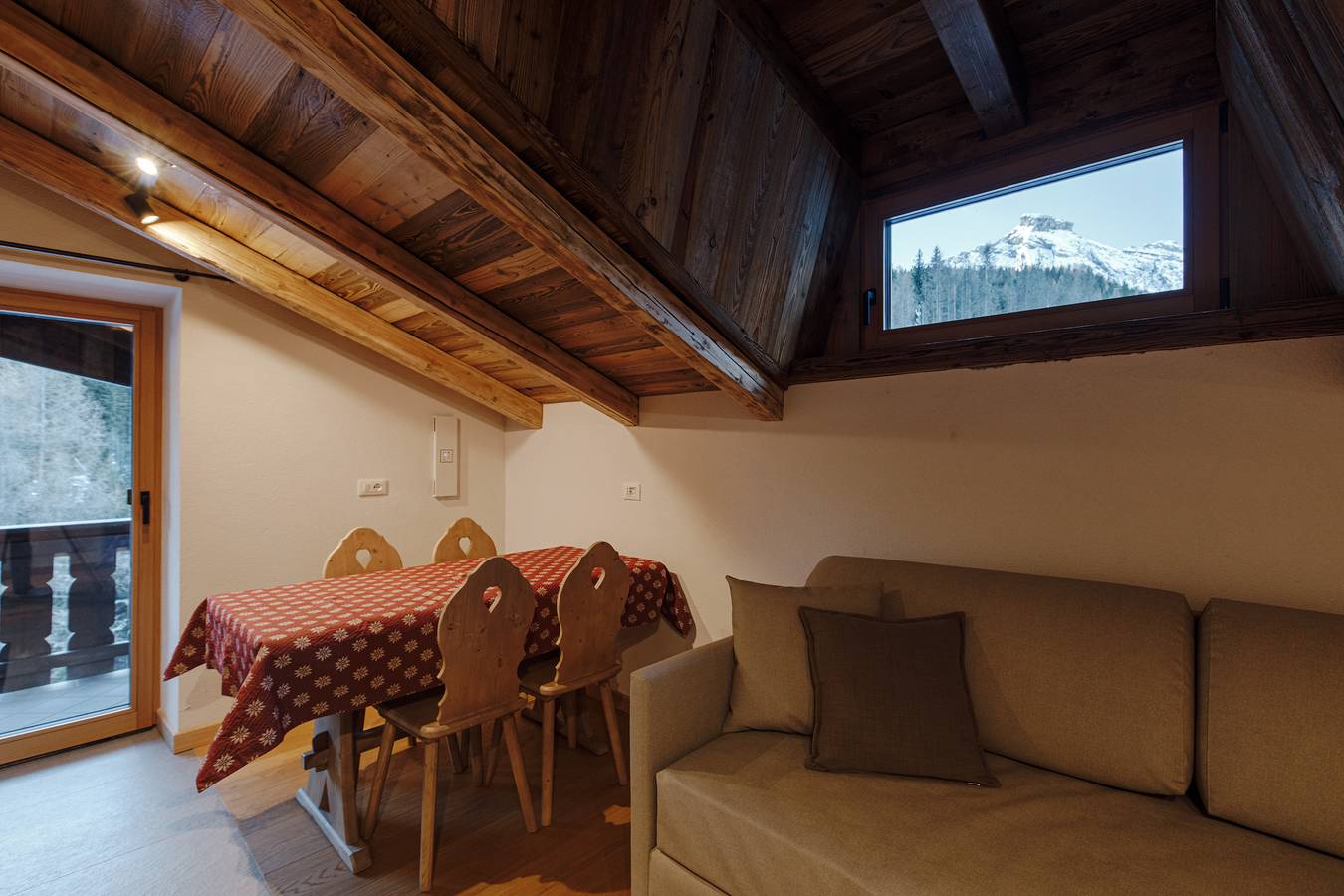 Ganze Wohnung, Sas Ciapel with private bio sauna in Buchenstein, Dolomiti Superski