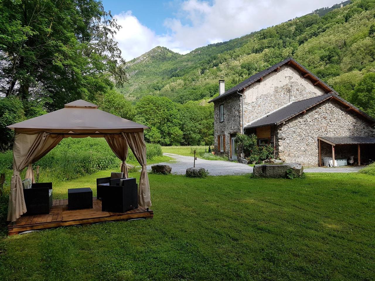 Gîte la Fargue de Cabre in Val-de-Sos, Parc naturel régional des Pyrénées ariégeoises