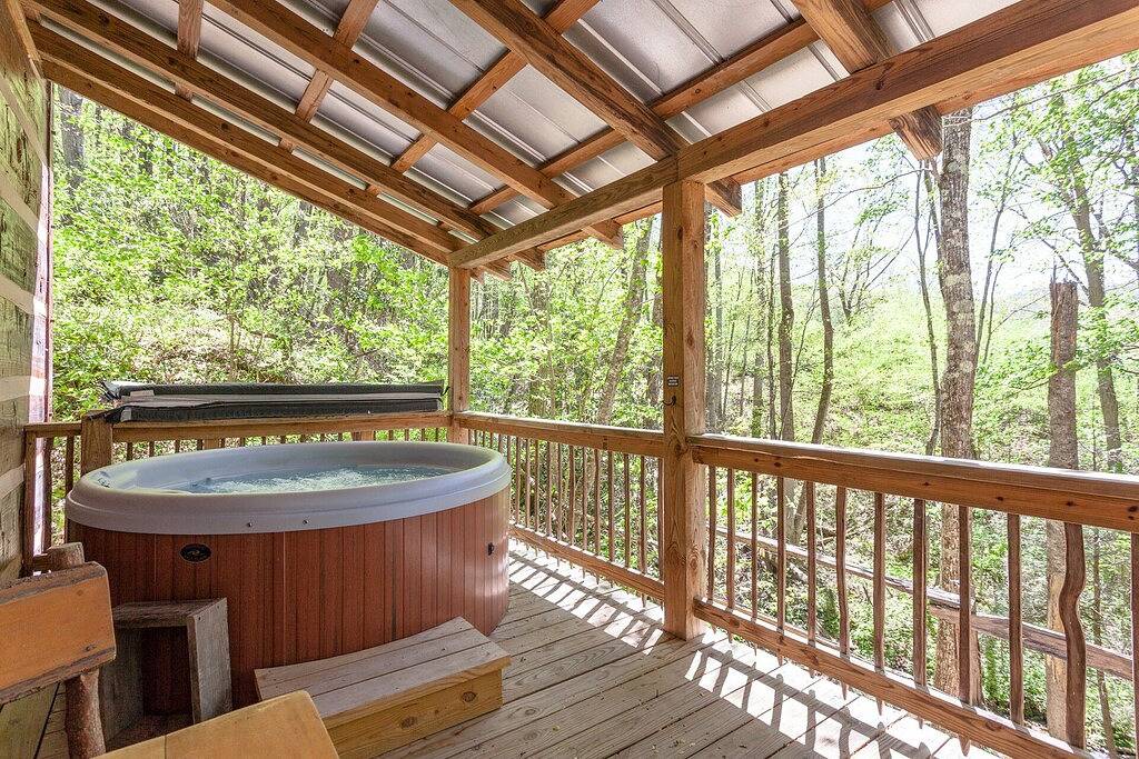 Creekside Cabin - Blockhaus mit Whirlpool im Freien in Madison County (NC)