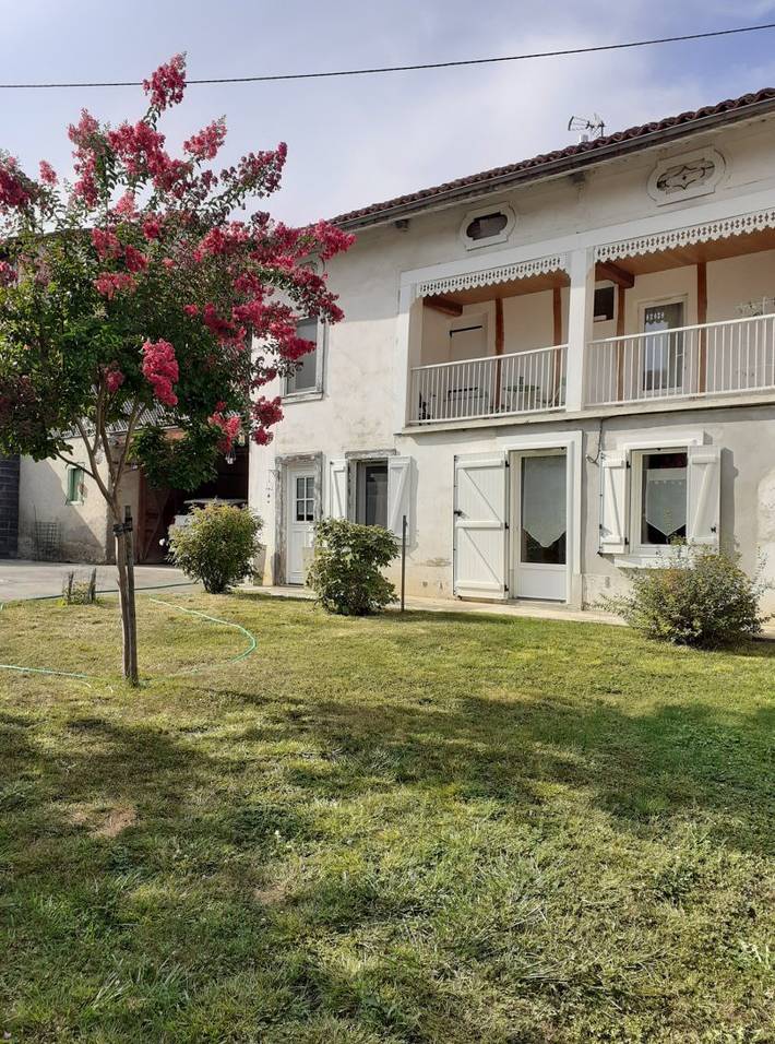 Gîte pour 5 personnes, avec jardin et terrasse, animaux acceptés