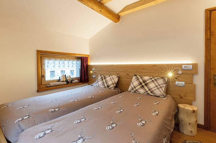 Ganze Wohnung, Baita La Cascata three-room apartment near Bormio with sauna and garden, waterfall view in Isolaccia, Valdidentro