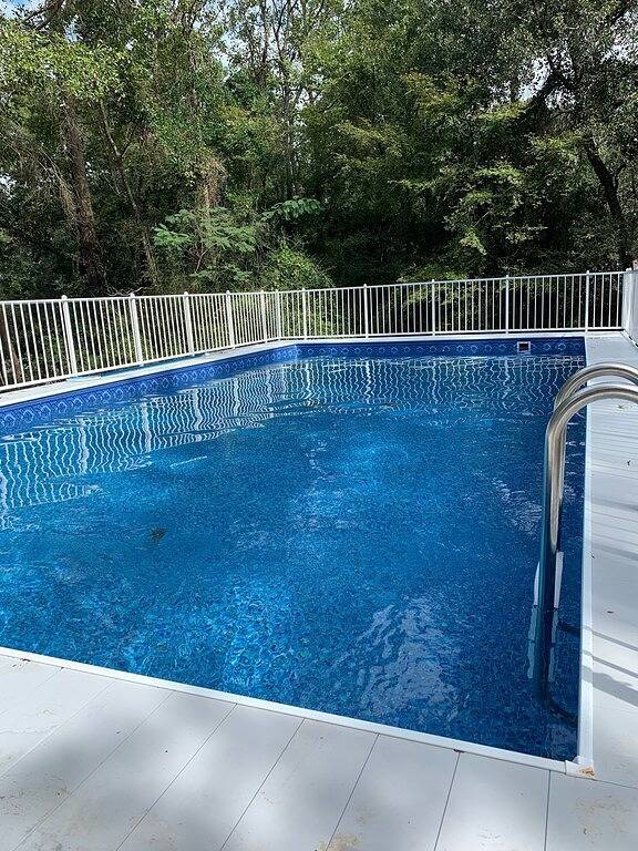 Hideaway_3 Br w/ Private Pool on wooded lot in Lake Conroe