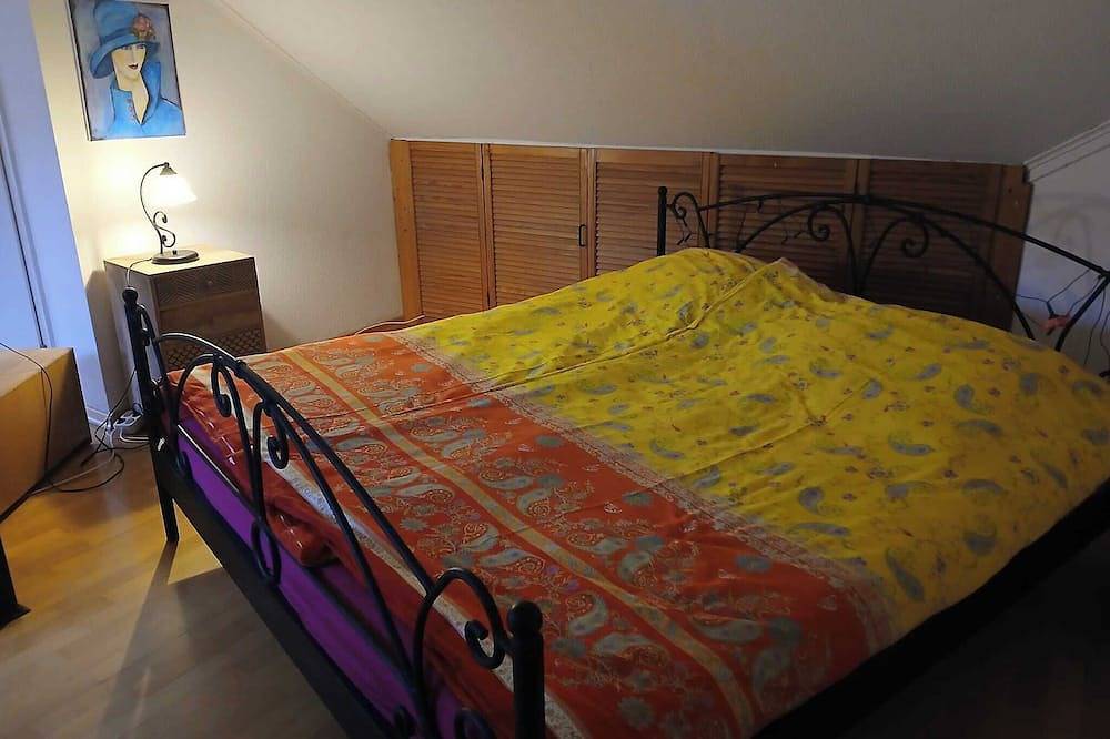 Geheel appartement, Vacation apartment with wonderful view of the Moselle, quiet location, garden, parking, wifi in Piesport, Bernkastel-Kues en Omgeving