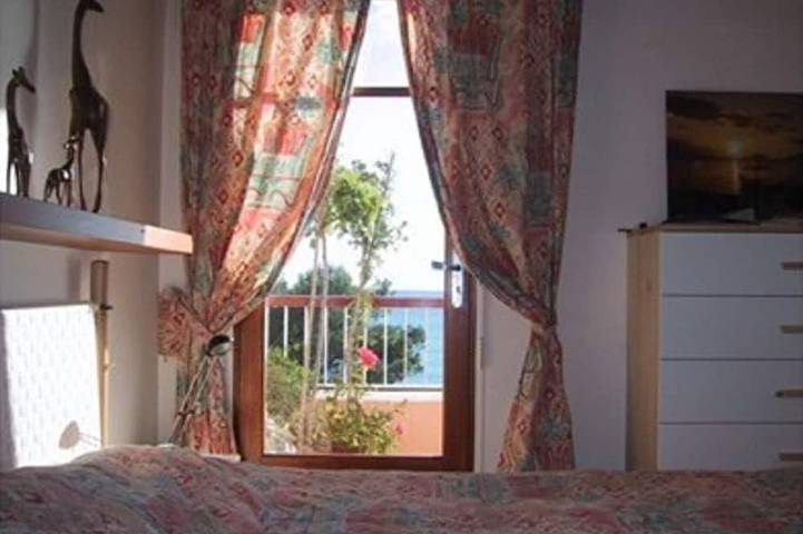 Appartement entier, Front De Mer, 50 m² Luxueux,4 Personnes,Plage à 50m,Terrasse de 80m², 3lits in Carry-le-Rouet, Côte méditerranéenne (France)