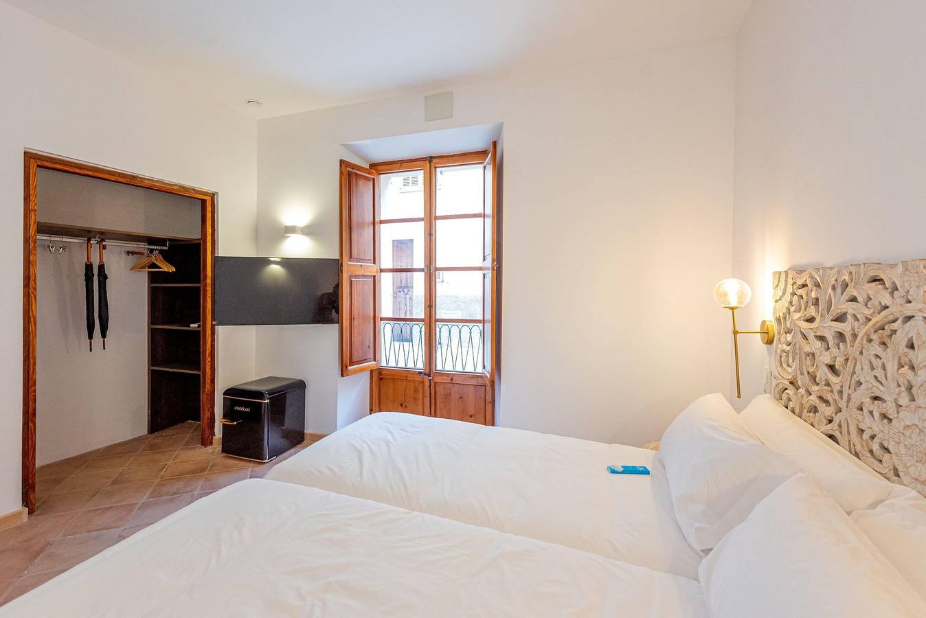 Cas Català - Doble Estandard - Beautiful room in a boutique hotel with shared pool and free Wi-Fi in Sineu, Interior de Mallorca