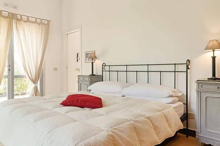 Villa Glicini: Ein romantisches Landhaus im Grünen mit Pool in Ostra, Ancona Provinz