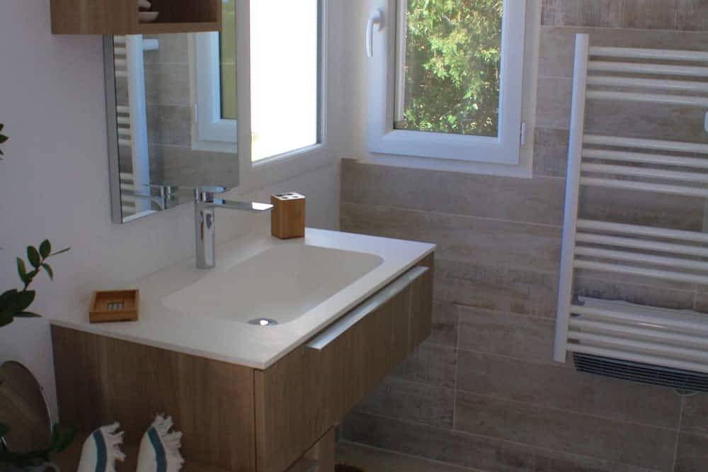 Albergue Permanente Con Spa / Luberon Privado in Mérindol, Parque natural regional del Luberon