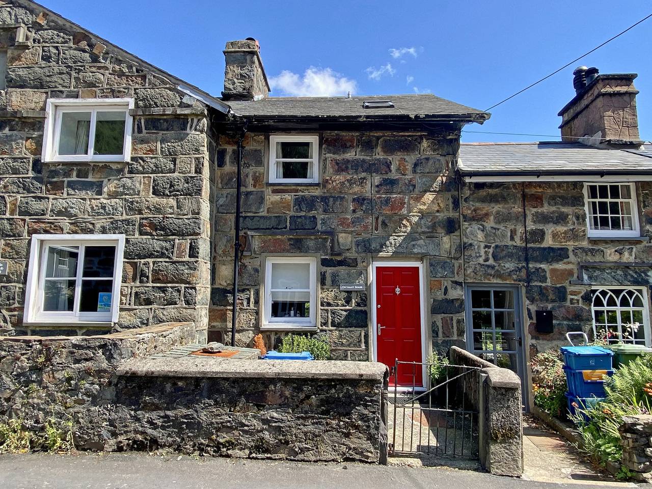 Riverbank Cottage in Beddgelert, Snowdonia