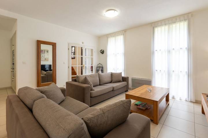 Location de vacances pour 6 personnes, avec Balcon et Jardin à Salles - 4