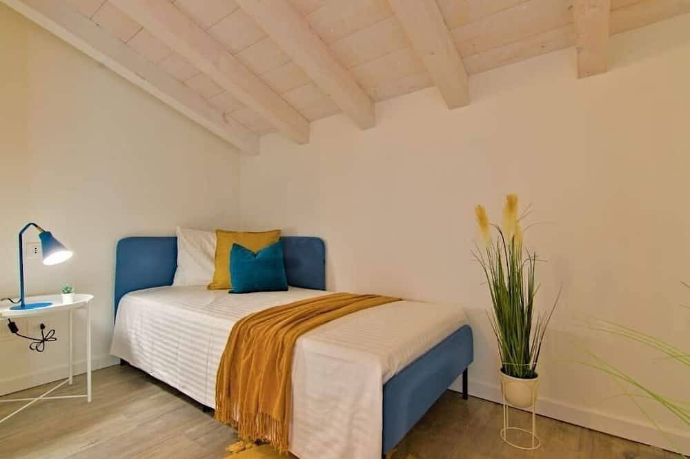 Ganze Wohnung, Penthouse Iseo lake view in Sale Marasino, Catena Bresciana Occidentale