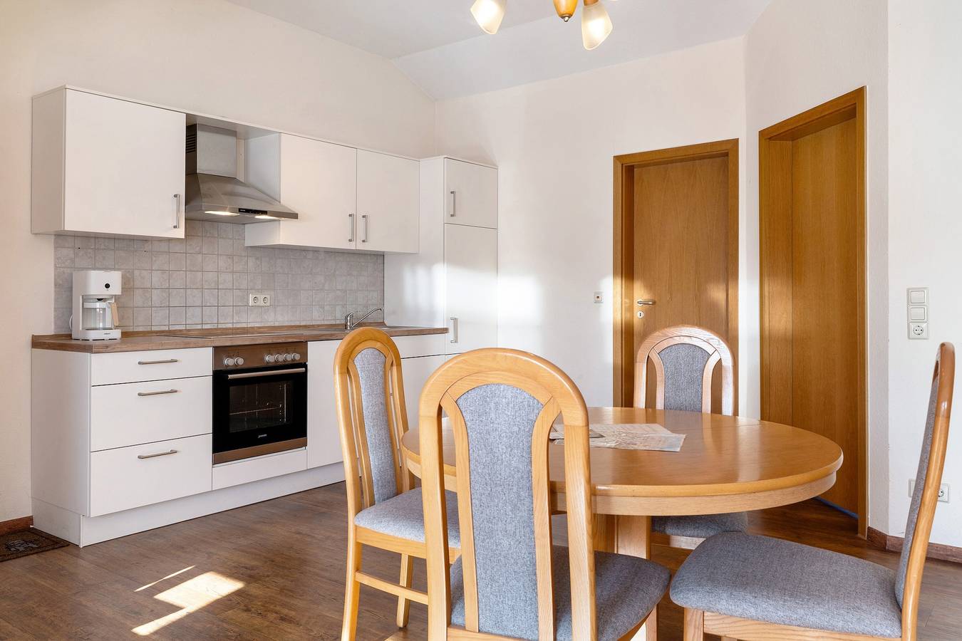 Ganze Wohnung, Ferienwohnung Birne" mit Gemeinschaftsgarten, Balkon und Wlan in Appenweier, Mittlerer Schwarzwald