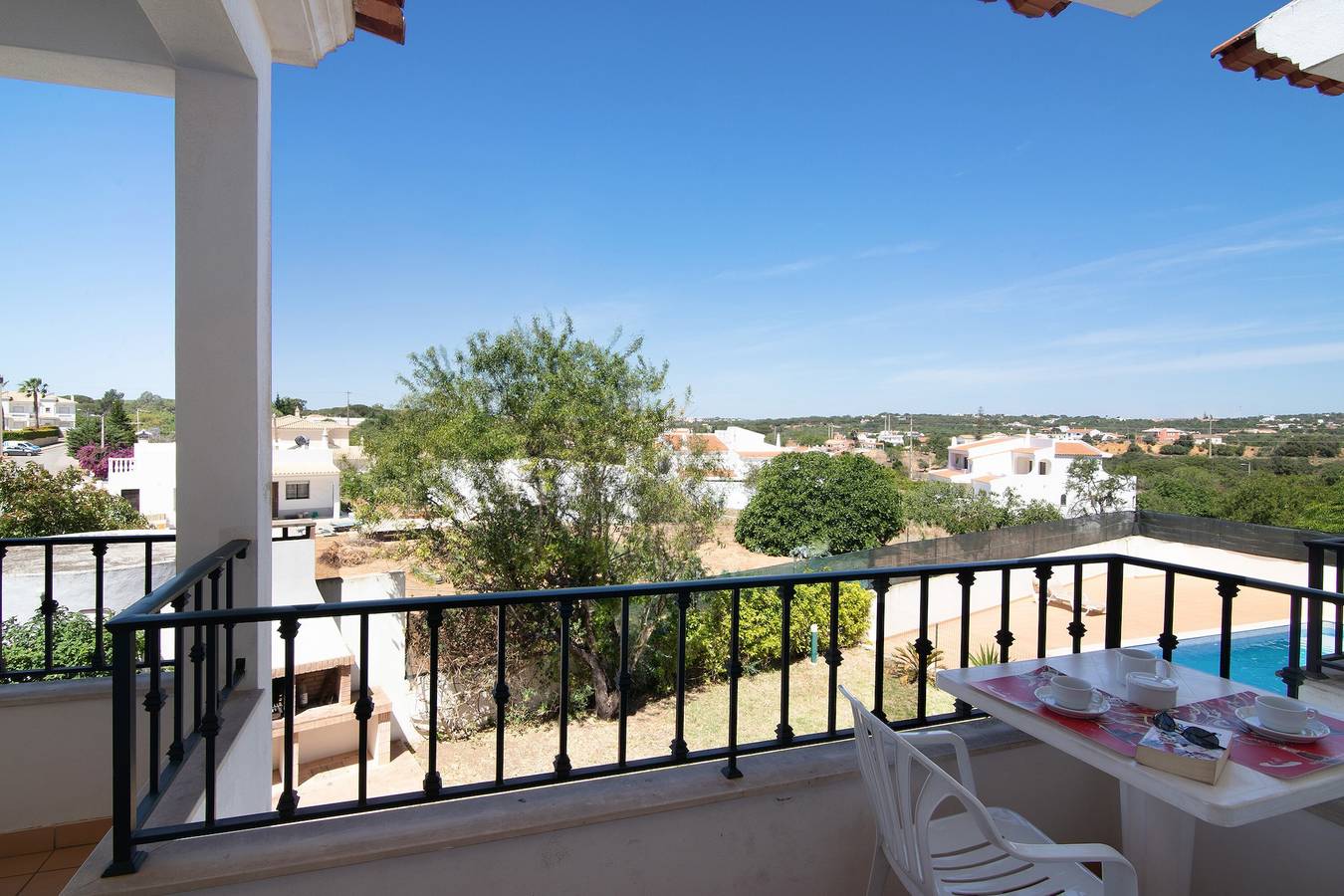 Entire apartment, Apartment "Algarve J" with Mountain View, Shared Pool & Wi-Fi in Albufeira, Faro District