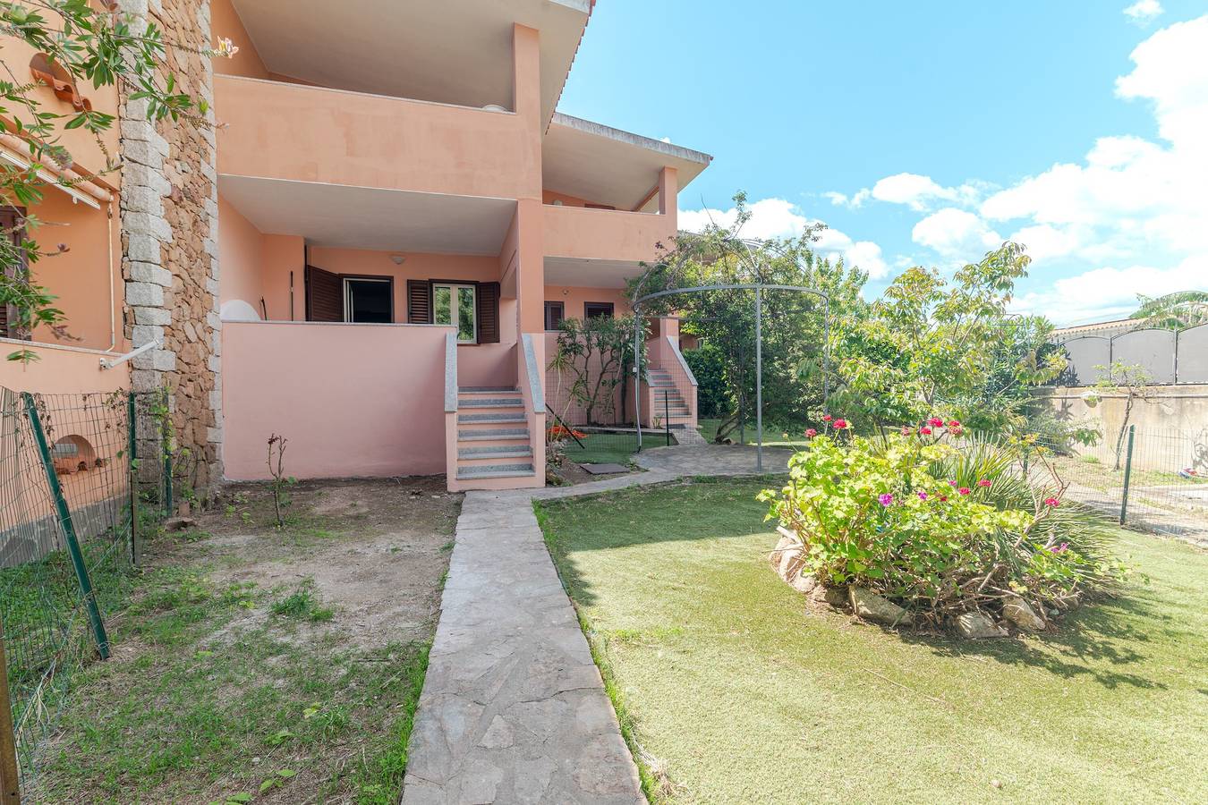 Appartement entier, Appartement 'Villino San Teodoro' avec terrasse privée, jardin et climatisation in San Teodoro, Olbia-Tempio