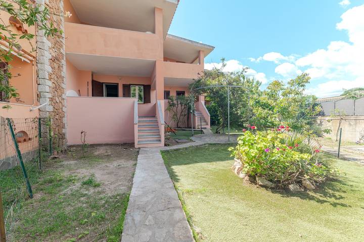 Ferienwohnung für 6 Personen, mit Garten in San Teodoro