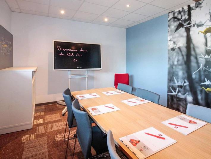 Hôtel pour 4 personnes, avec Terrasse ainsi que Jardin et Piscine