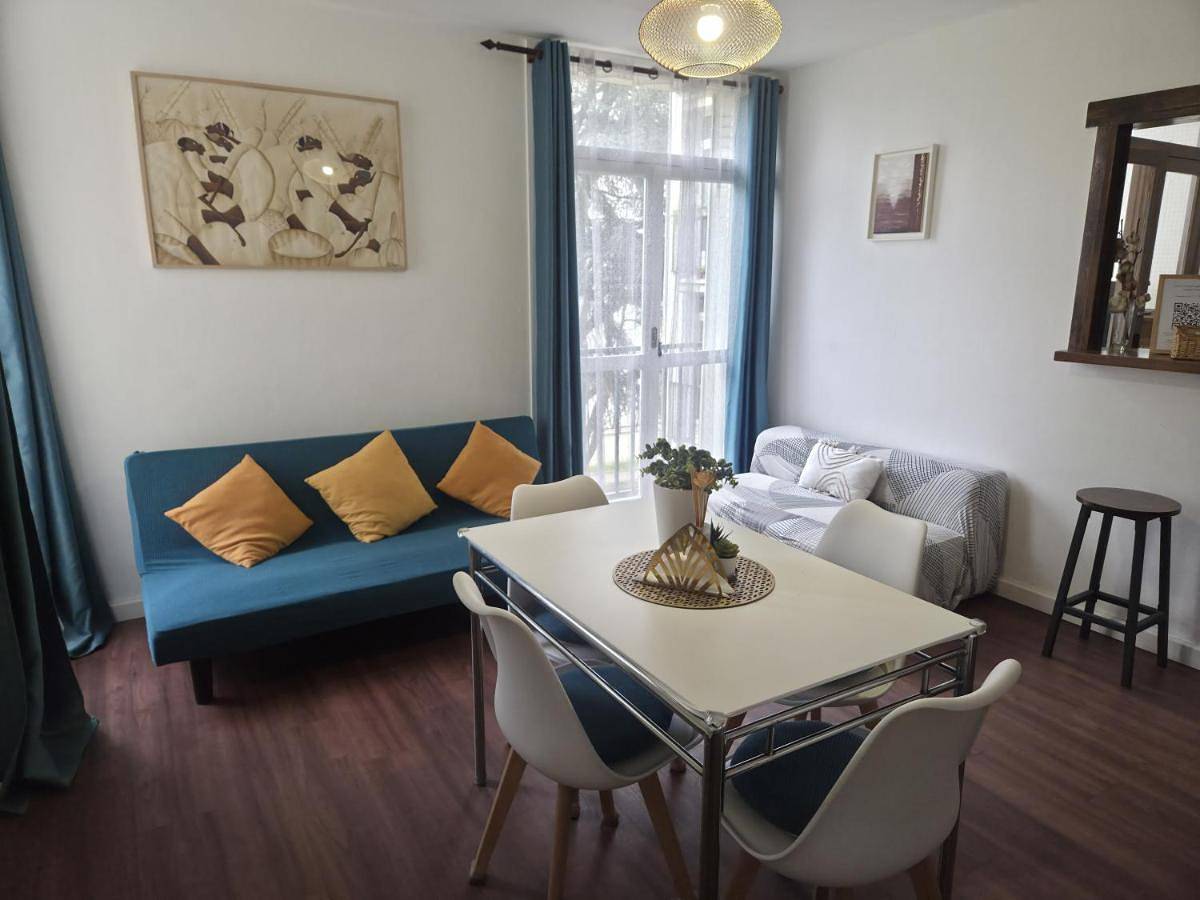 Appartement entier, Séjour cosy près de Paris T3 cuisine ouverte et bar in Ris-Orangis, Essonne