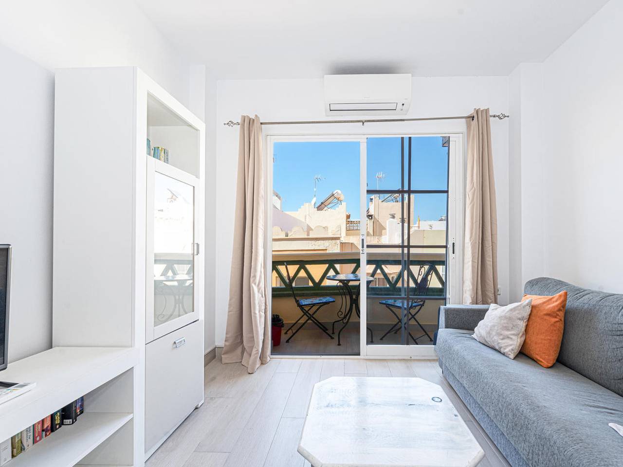 Ganze Wohnung, Paradiesische 1-Zimmer-Wohnung 100m vom Torrecilla-Strand in Playa de la Torrecilla, Nerja