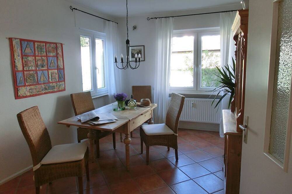 Ganze Wohnung, Moderne, liebevoll ausgestattete 3-Zimmer-Eg-Wohnung mit guter Verkehrsanbindung in Schweinfurt, Fränkisches Weinland