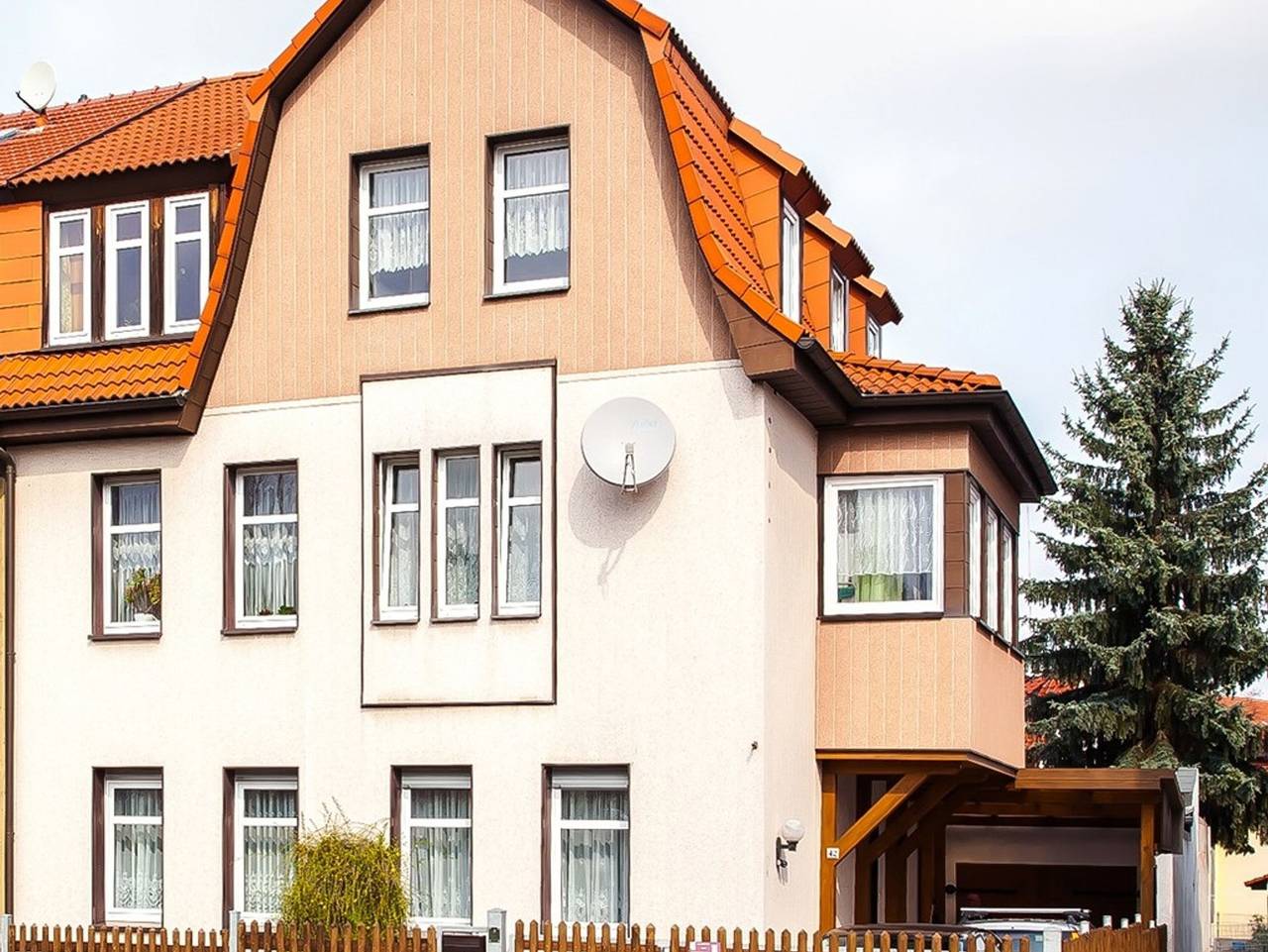 Ganze Ferienwohnung, Ferienwohnung "Helianthus" - Fw mit 1 Wohnr., 1 Schlafr., Küche, Bad m. Du, Eg, 1-3 P., 55 m² in Arnstadt, Thüringer Kernland