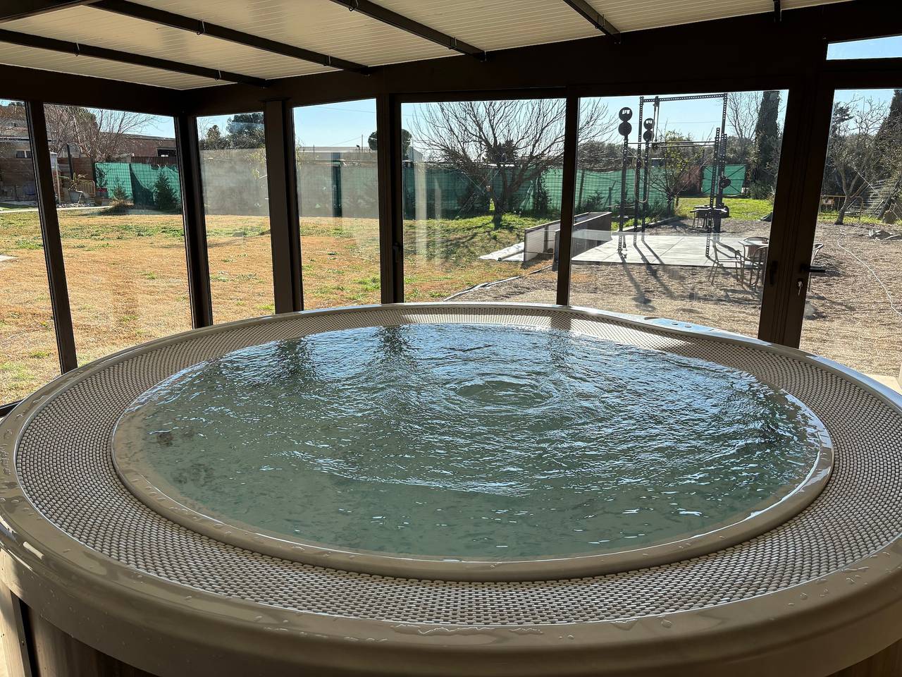 Hel lägenhet, Can Padrosa Loft: Modern Mini Loft for 2 with Pool near Costa Brava and Figueres in Riumors, Upper Empordà