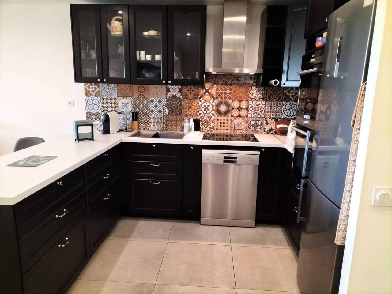 Ganze Wohnung, Charmante Wohnung in einem bewaldeten Anwesen am See in La Coudoulière, Six-Fours les Plages