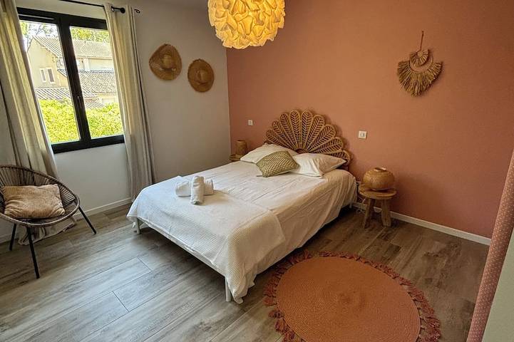 Location de vacances pour 8 personnes, avec terrasse et jardin à Mas-Blanc-des-Alpilles - 3