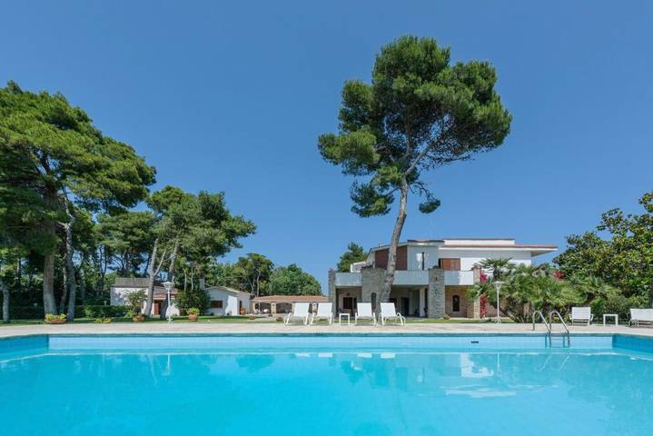 Location de vacances pour 14 personnes, avec vue ainsi que piscine et jardin à San Cataldo - 4